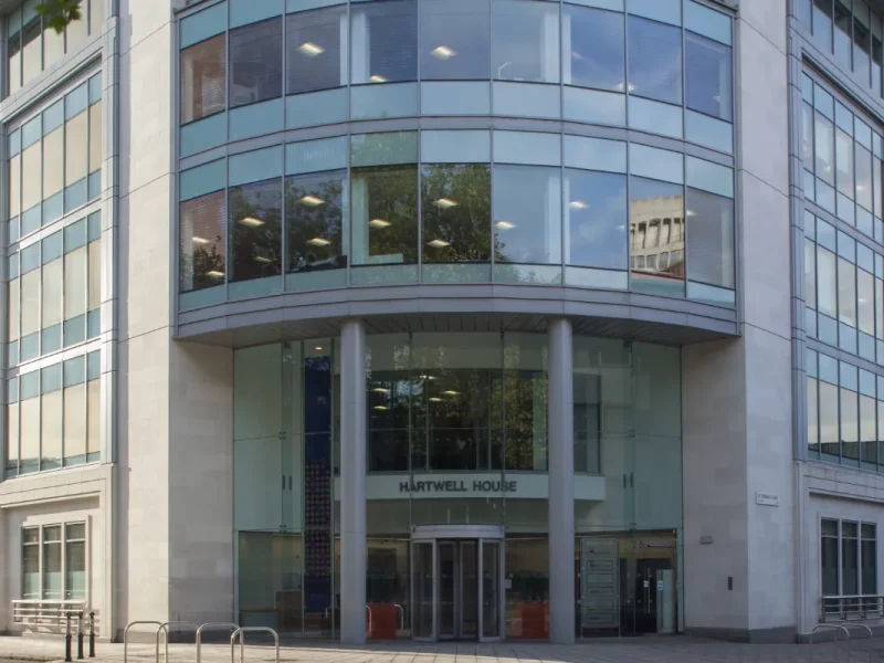 From Facades to Frames: Innovative Uses of Aluminium in Commercial Buildings