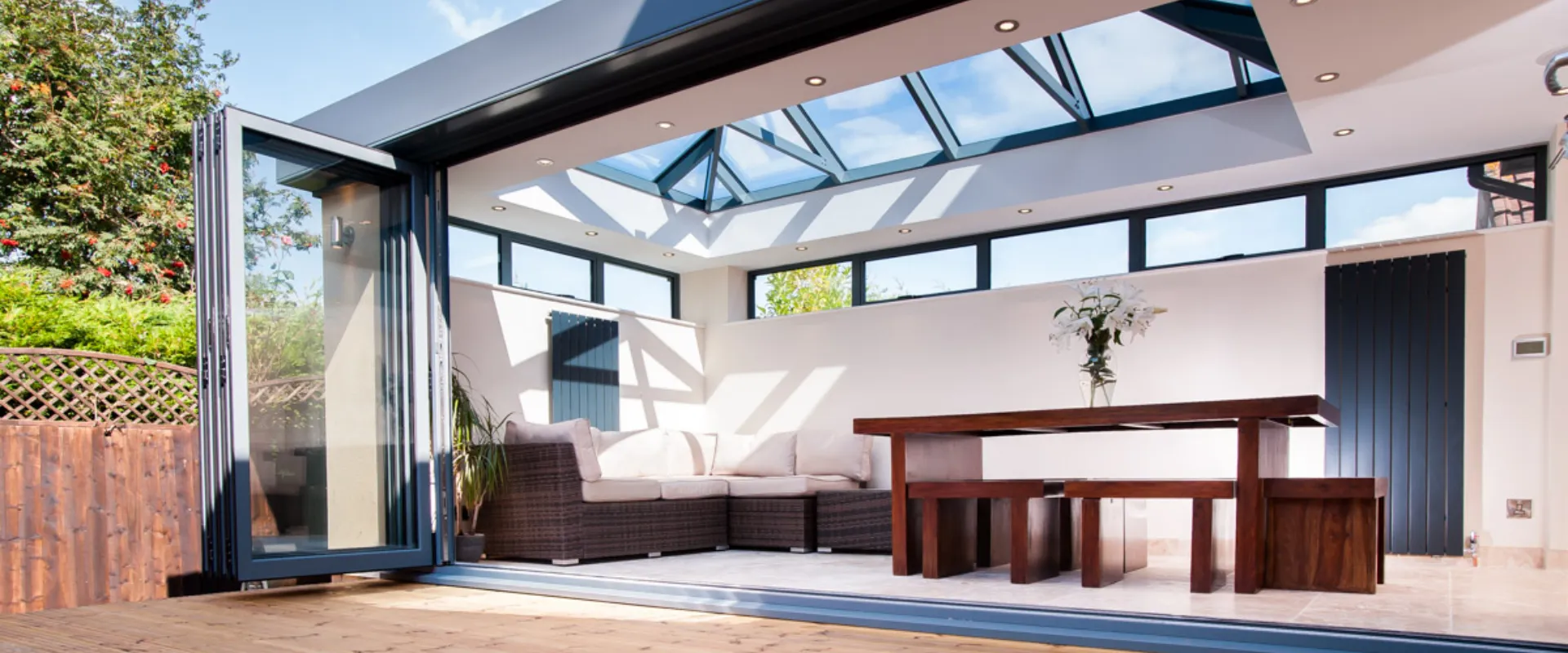 Bifold vs Sliding Doors: How to Explain the Differences Without Overwhelming Customers 