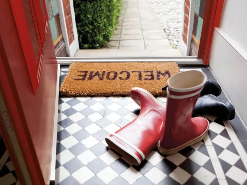 The Timeless Appeal of Aluminium Doors & Windows in Any Holiday Setting